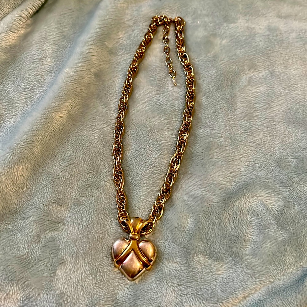 Vintage heavy choker with beautiful heart